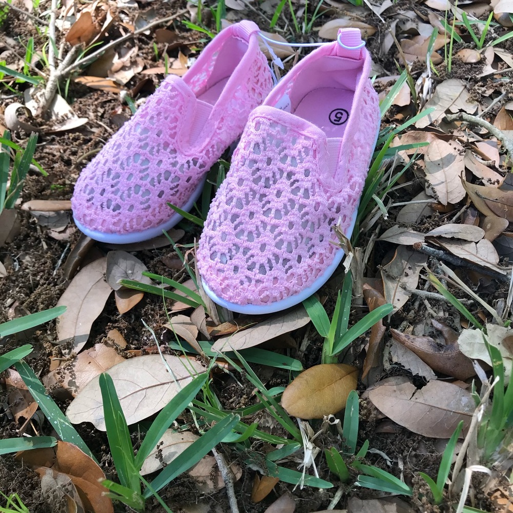 Pink lace size 5 toddler shoes